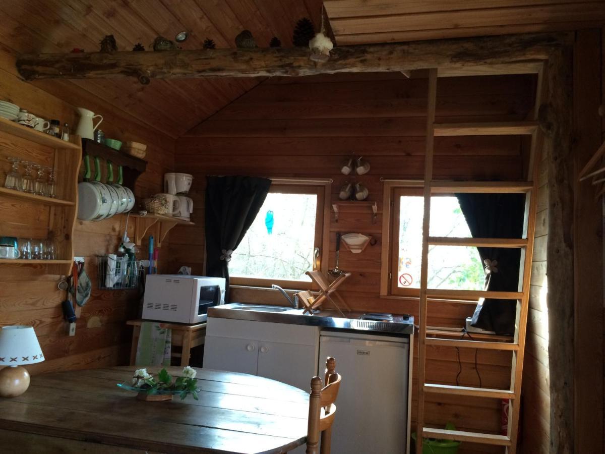 La Cabane Aux Secrets - Au Milieu De Nulle Part Outines Exterior foto