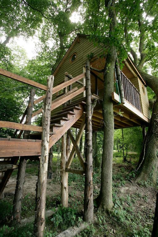 La Cabane Aux Secrets - Au Milieu De Nulle Part Outines Habitación foto