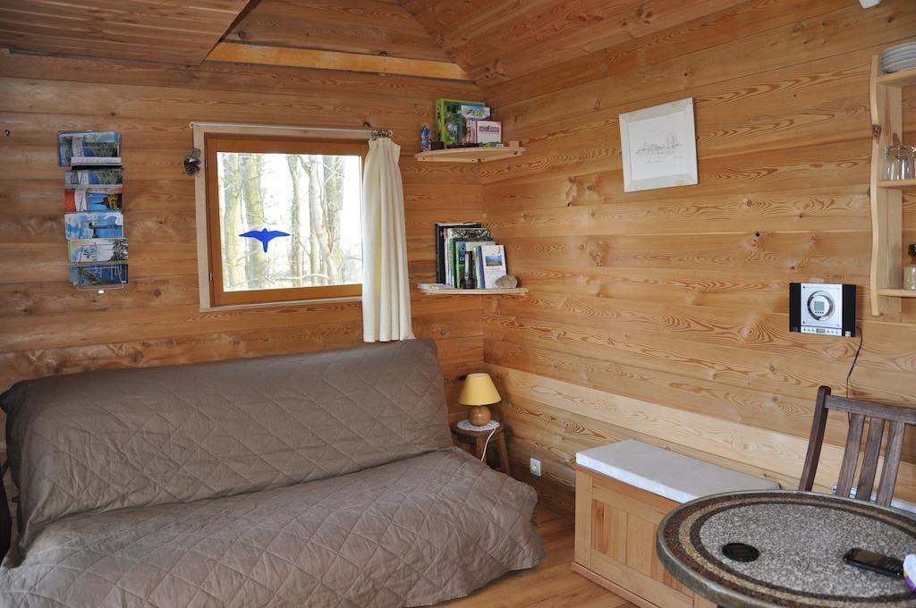 La Cabane Aux Secrets - Au Milieu De Nulle Part Outines Habitación foto