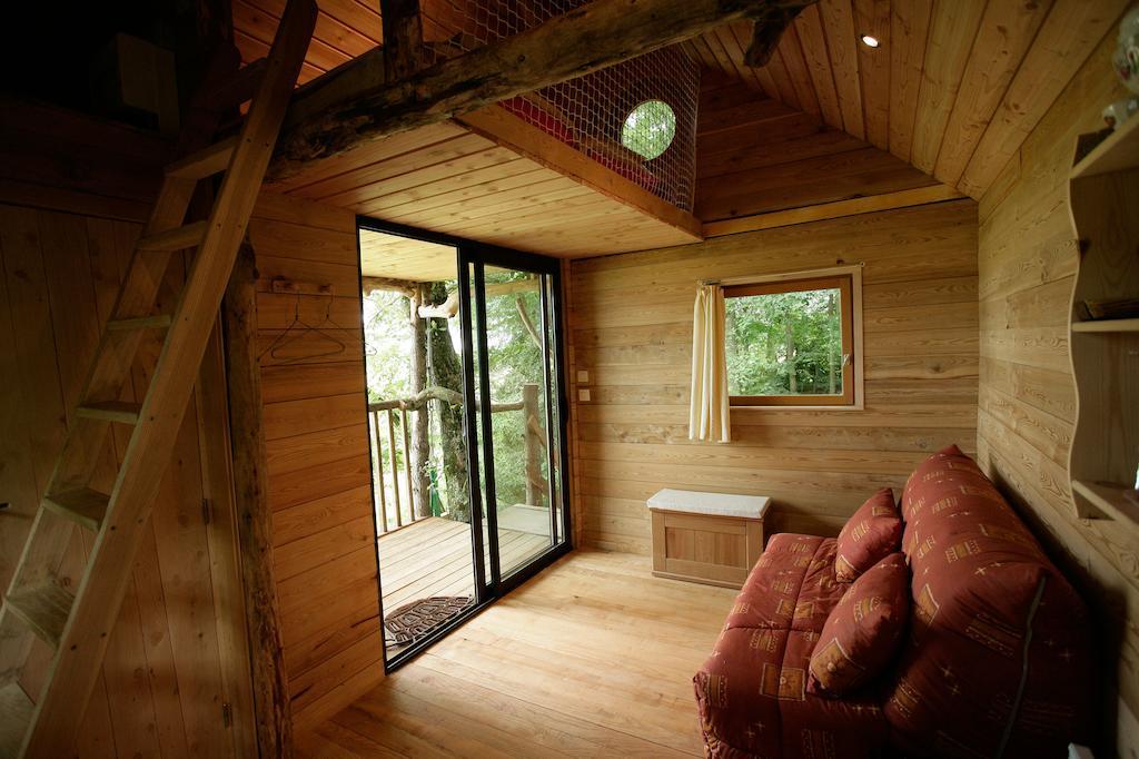 La Cabane Aux Secrets - Au Milieu De Nulle Part Outines Habitación foto