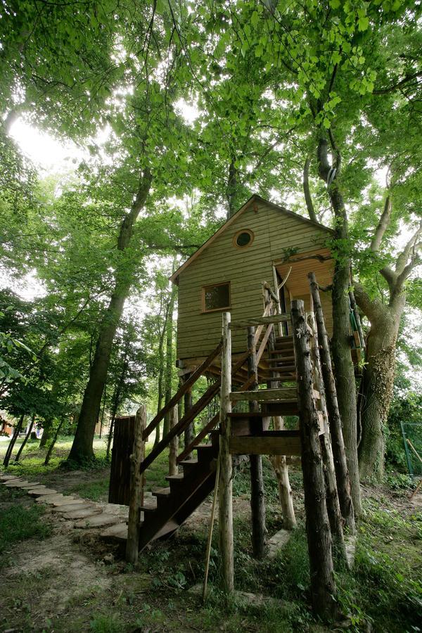 La Cabane Aux Secrets - Au Milieu De Nulle Part Outines Exterior foto